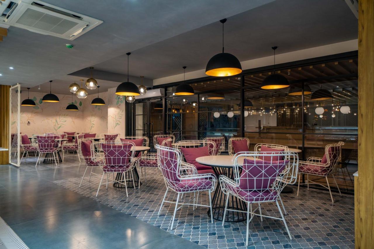 Hotel Deccan Serai Grande, Gachibowli, 하이데라바드 외부 사진
