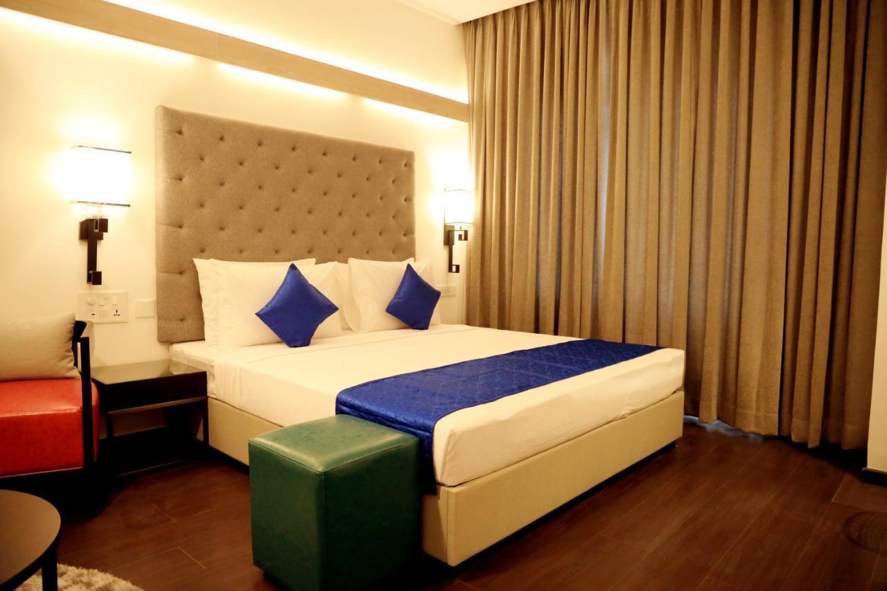 Hotel Deccan Serai Grande, Gachibowli, 하이데라바드 외부 사진