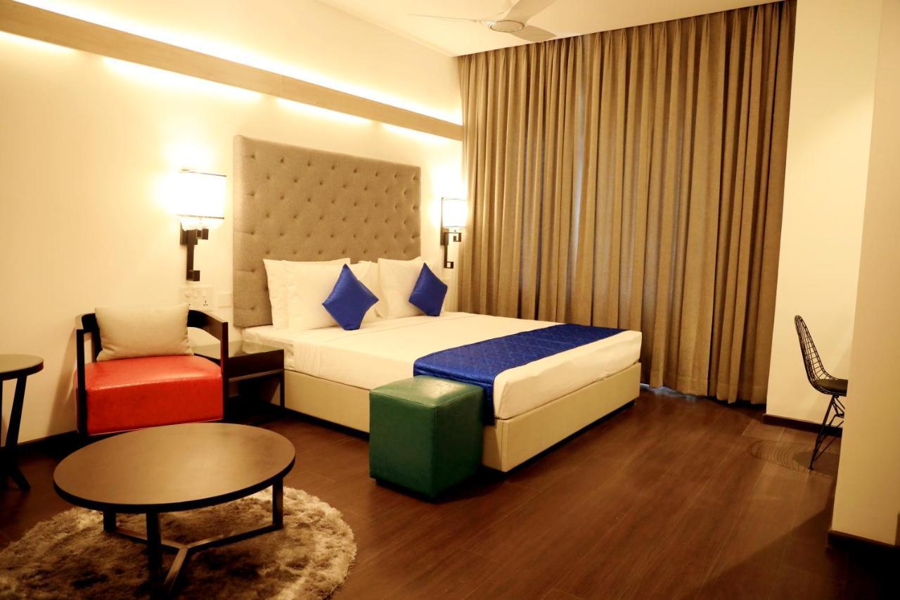 Hotel Deccan Serai Grande, Gachibowli, 하이데라바드 외부 사진