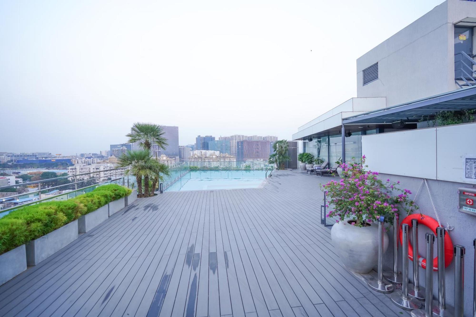 Hotel Deccan Serai Grande, Gachibowli, 하이데라바드 외부 사진