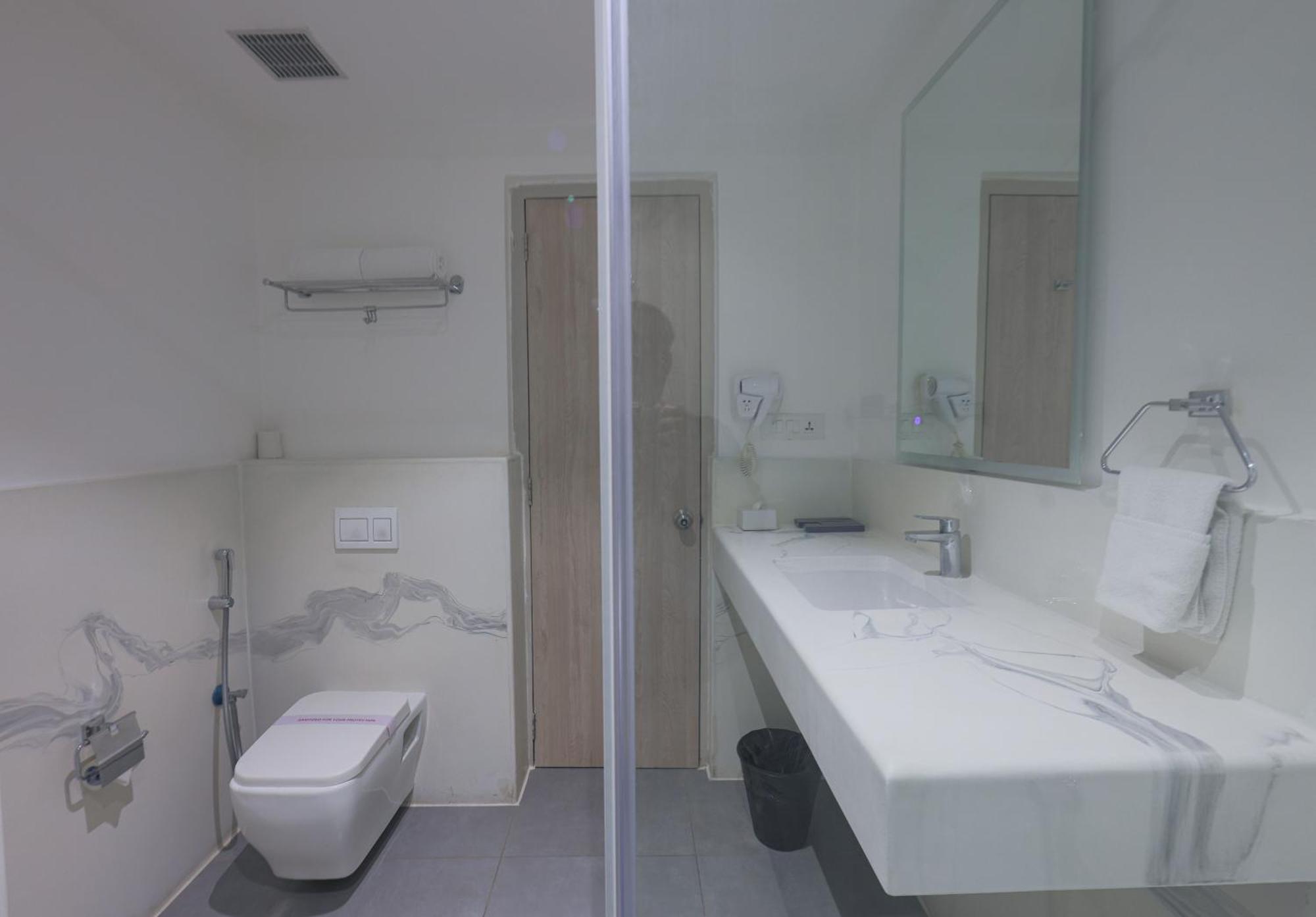 Hotel Deccan Serai Grande, Gachibowli, 하이데라바드 외부 사진