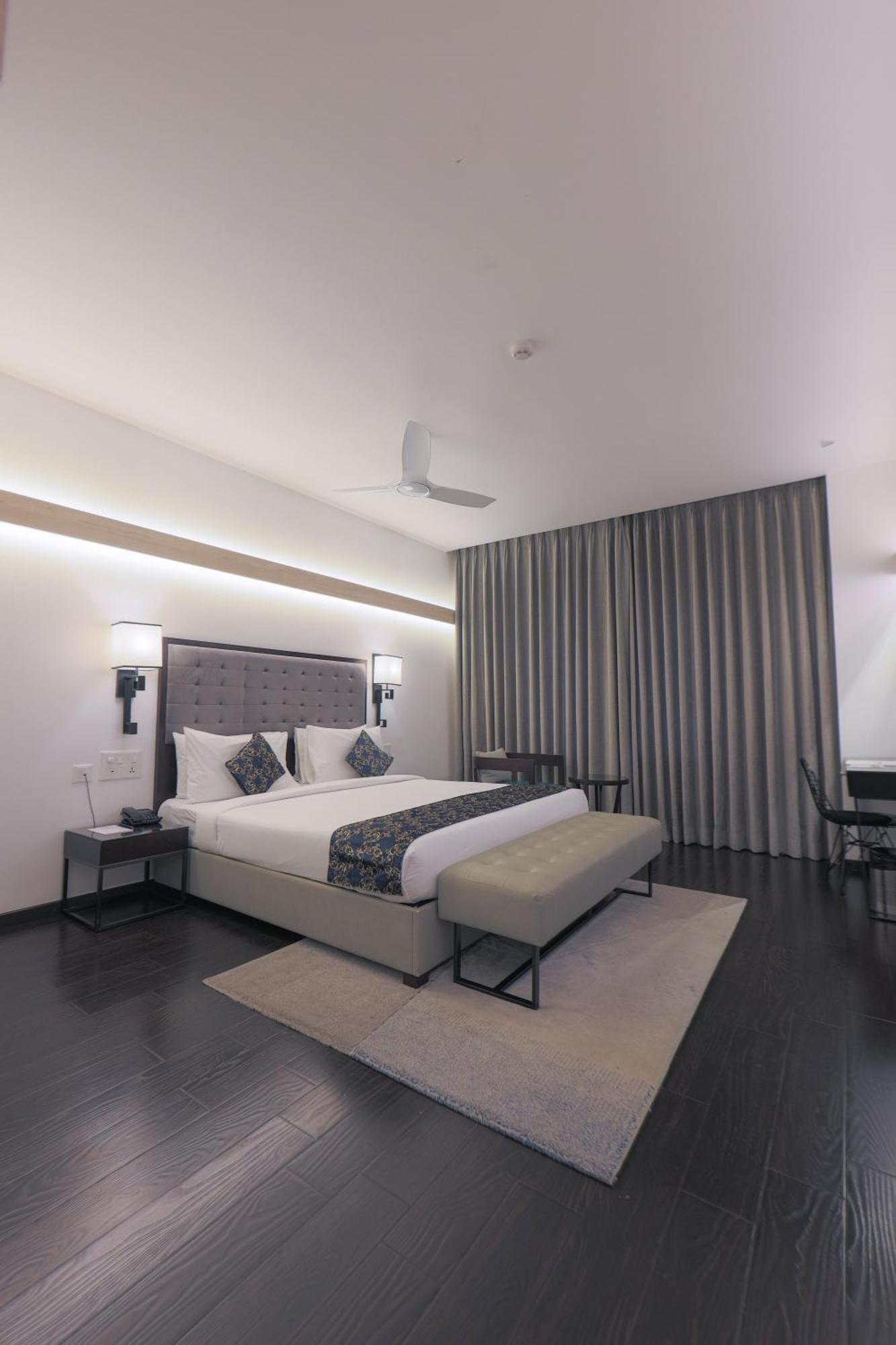 Hotel Deccan Serai Grande, Gachibowli, 하이데라바드 외부 사진